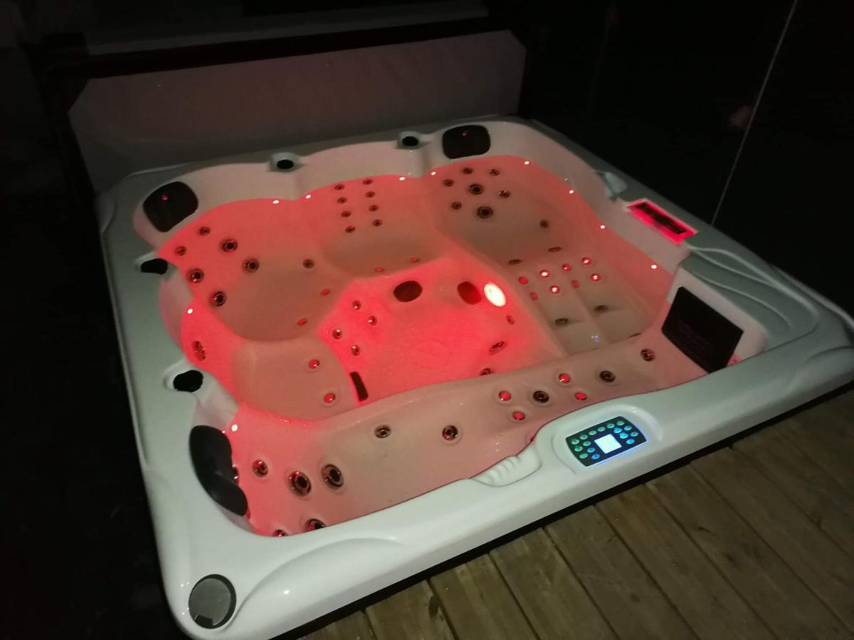Cyris - Chambres Duplex Climatisees - Spa & Piscine Centre Ville Saint-Germain-des-Fosses Zewnętrze zdjęcie